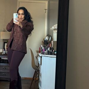 Meet your Posher, Monica